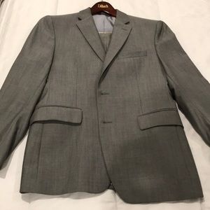 Men’s Banana Republic two-piece sharkskin suit